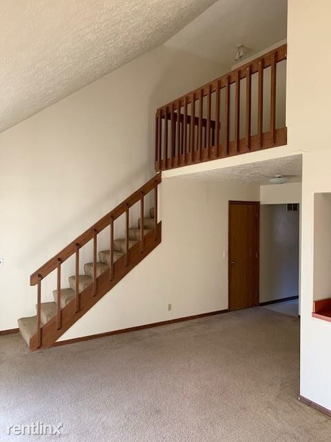 Building Photo - 1 br, 1 bath Apartment - Milford Meadows 111