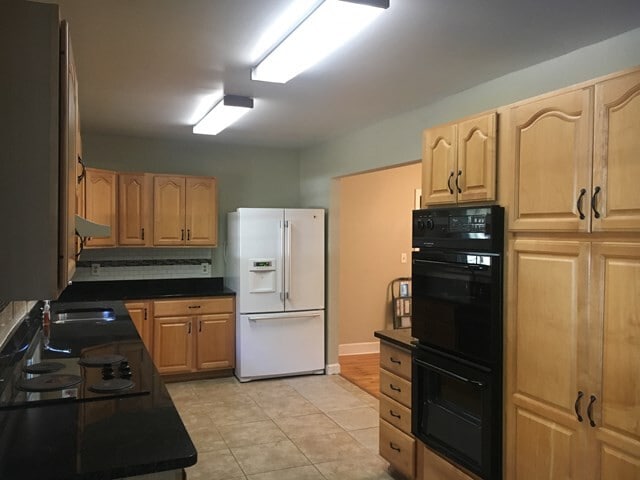 Building Photo - 807 Woodward St