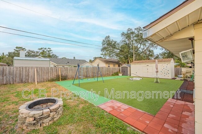 Building Photo - 709 Hillville Dr