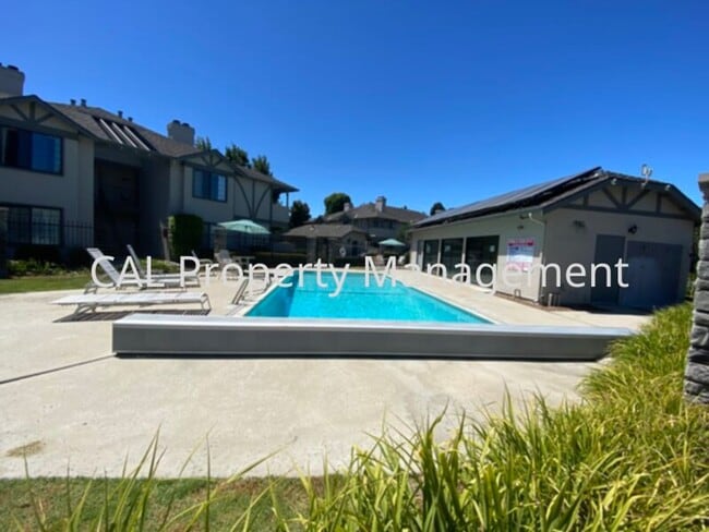 Building Photo - Charming 2BD Home in Gated Community with Pool & Garage