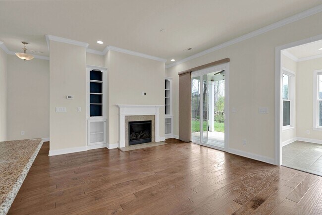 Building Photo - Light, bright, and move-in ready home in the highly sought-after Trilogy at Lake Norman community...