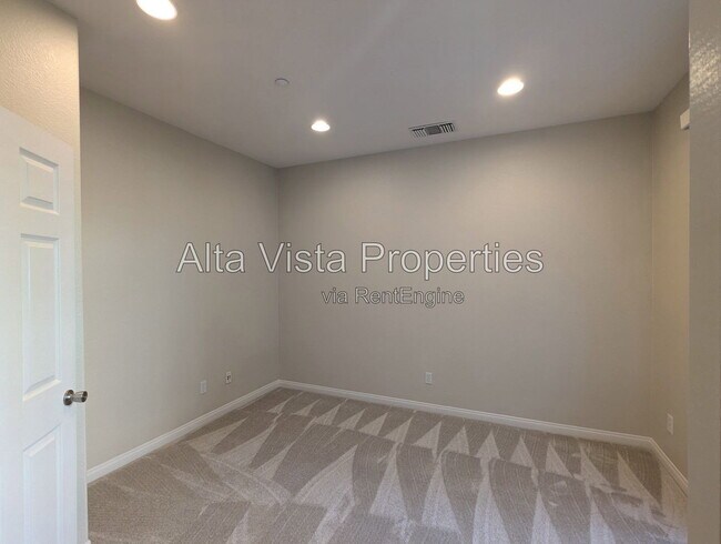 Building Photo - 10521 Zenor Ln