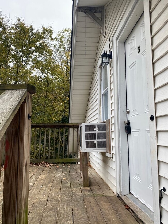 Building Photo - 443 Greenwood Ave