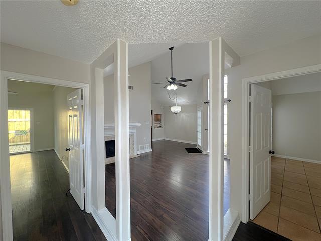 Building Photo - 3147 Royal Gable Dr