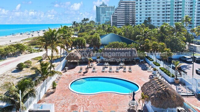 Building Photo - 5313 Collins Ave