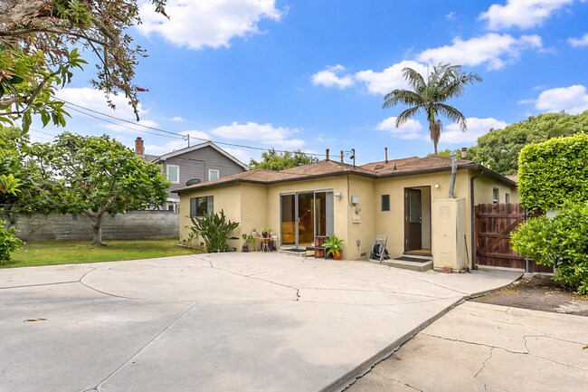 Building Photo - 4400 Vinton Ave