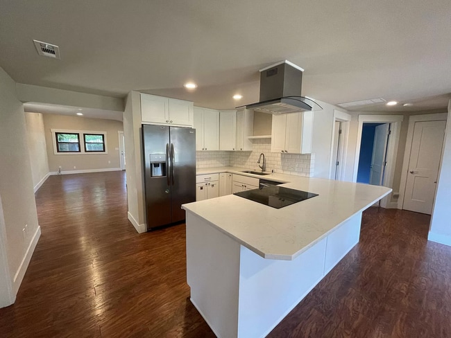 Primary Photo - 1144 N 160th St