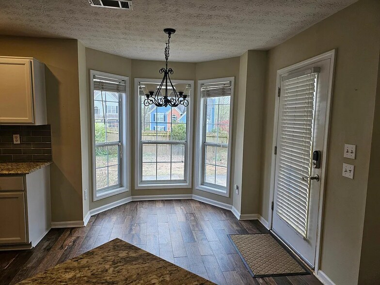 Building Photo - 1692 Tunbridge Ln