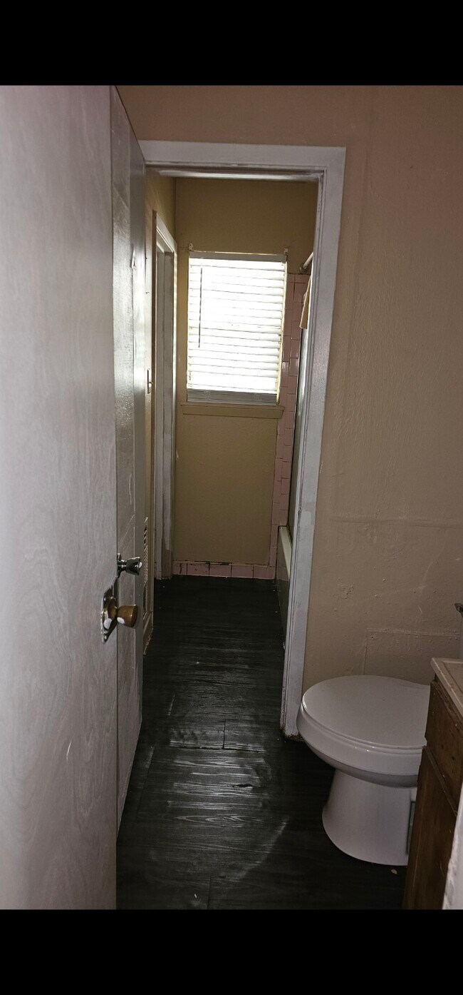 Building Photo - daniel