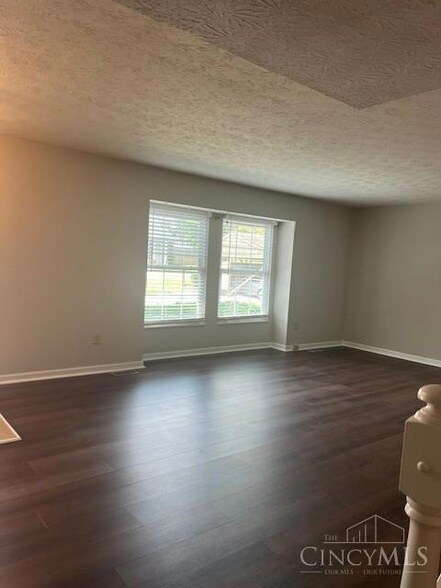 Building Photo - 8059 Hetz Dr