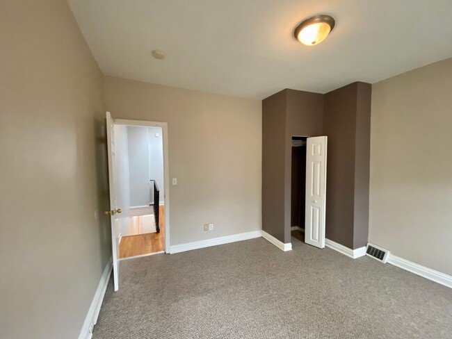 Building Photo - Remodeled 2 Bedroom Townhome in Highlandtown!