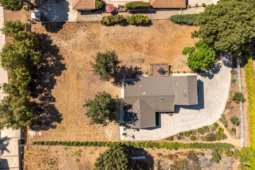 Building Photo - 2474 Barbara Dr