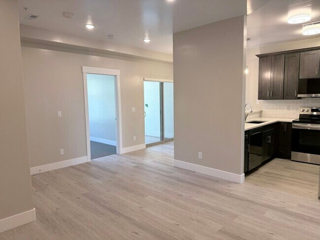 Building Photo - 67 S Main St