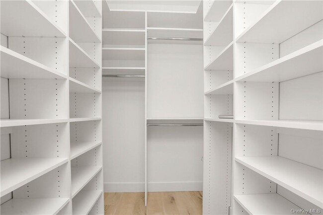 Building Photo - 145 Library Ln