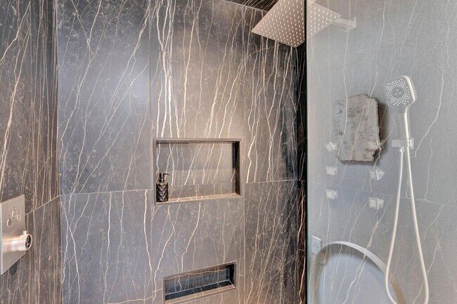 Building Photo - 72770 Fleetwood Cir