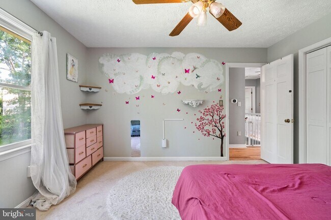 Building Photo - 127 Pilgrim Cove
