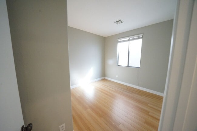 Building Photo - SHOWINGS AVAILABLE NOW