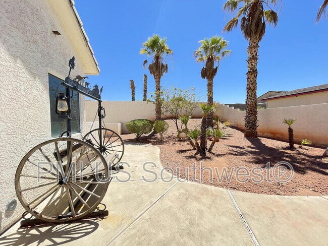 Building Photo - 3300 Ridge View Ave