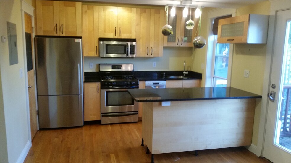 Kitchen - 341 Hurley St #3