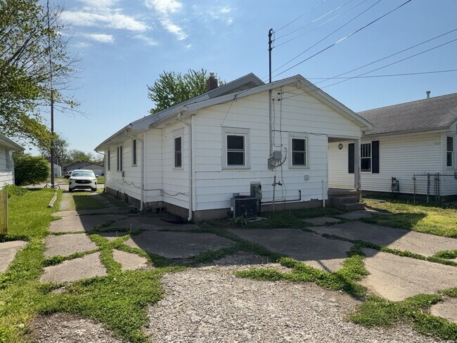 Building Photo - 2125 N Purdum St