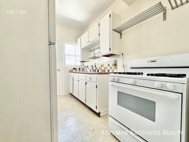 Primary Photo - 808 Lucile Ave