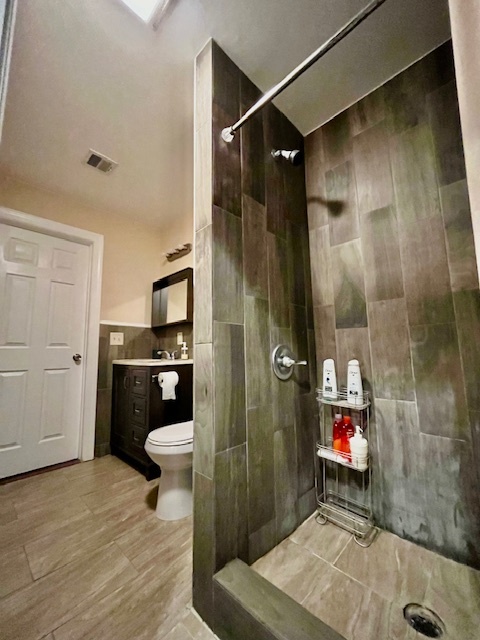 2F - 116 N 9th St