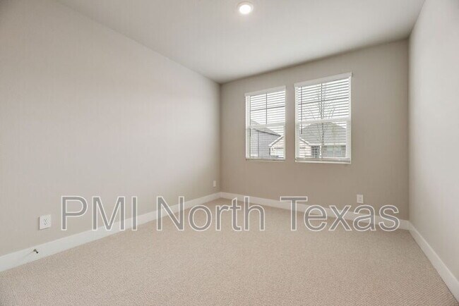 Building Photo - 1404 Winters Wy