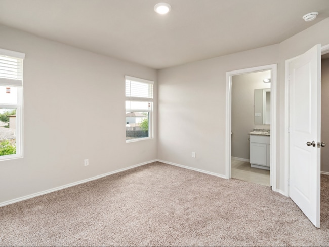 Building Photo - 7927 Dial Ike Dr