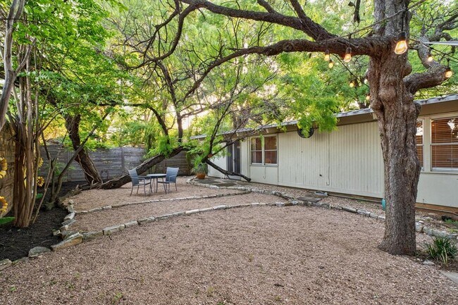 Building Photo - 2301 Westway Cir