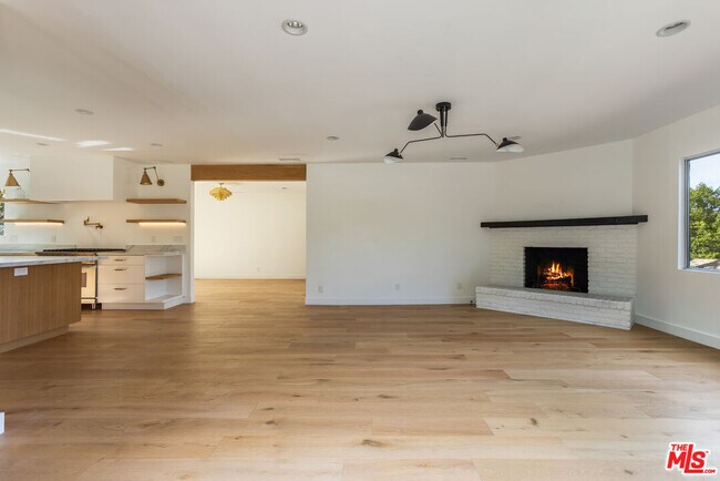 Building Photo - 3424 Primera Ave