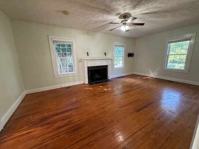 Building Photo - 207 Edgemont Ave