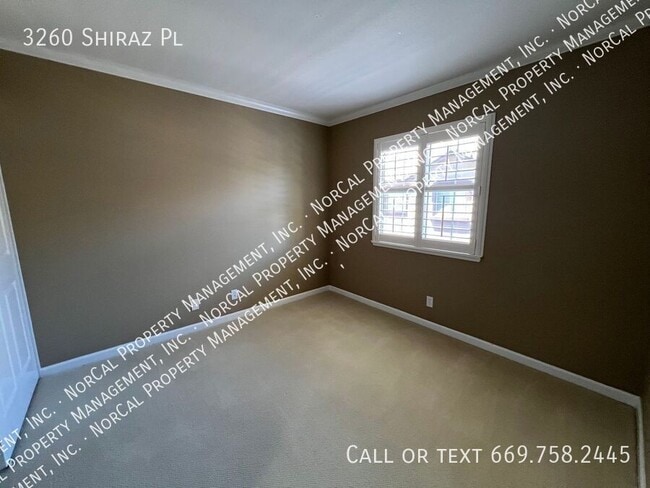 Building Photo - 3260 Shiraz Pl