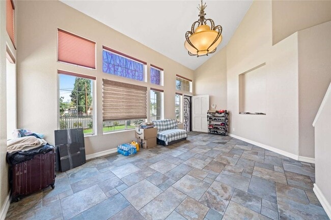 Building Photo - 1010 W Wilson St