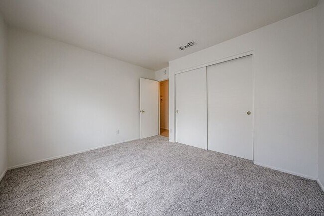 Building Photo - Charming 3-bedroom, 2-bathroom home locate...