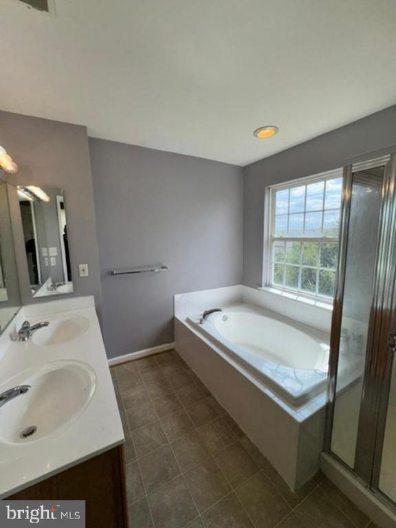 Building Photo - 202 Fox Trail