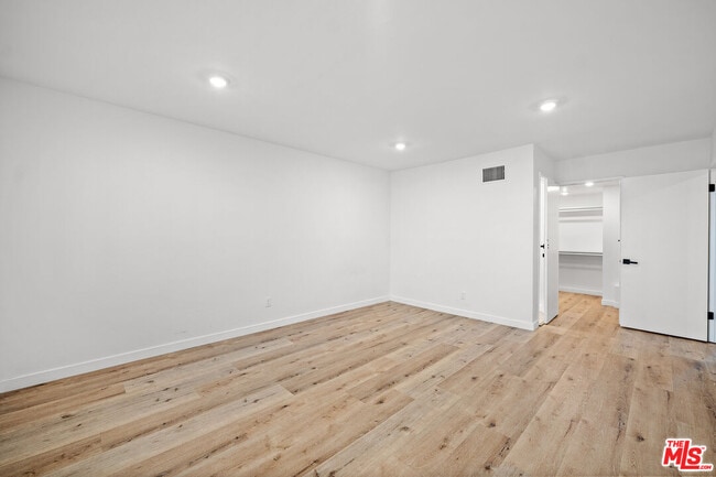 Building Photo - 1650 S Bentley Ave