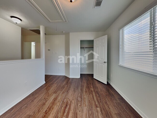 Building Photo - 10926 Windfern Lakes St