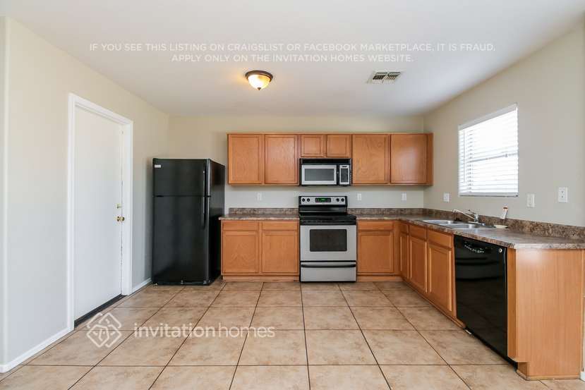 Building Photo - 3114 W Dunbar Dr