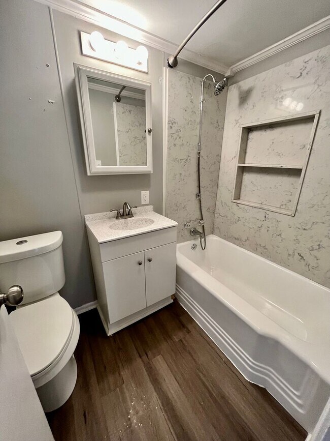 Building Photo - Spacious single family home in Independenc...