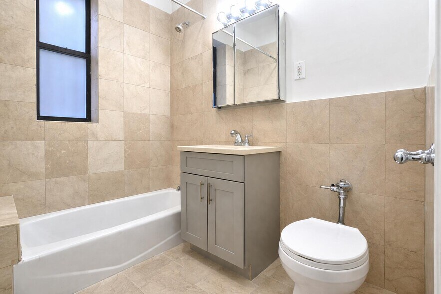 Building Photo - 664 W 163rd St