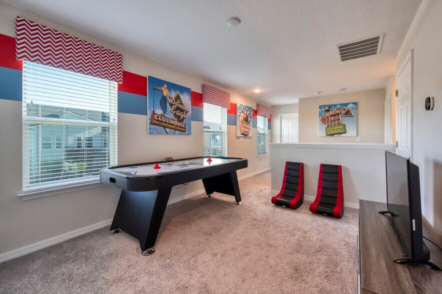 Building Photo - 1533 Carey Palm Cir