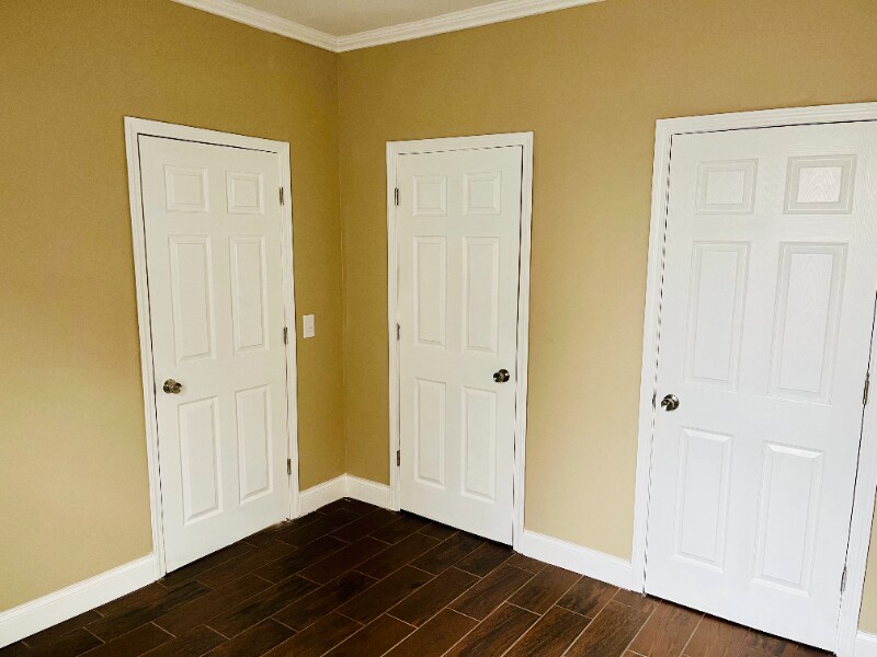 Building Photo - 107 S Knowles Ave