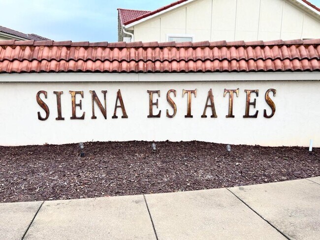 Building Photo - Duplex in Siena Estates at Branson Hills