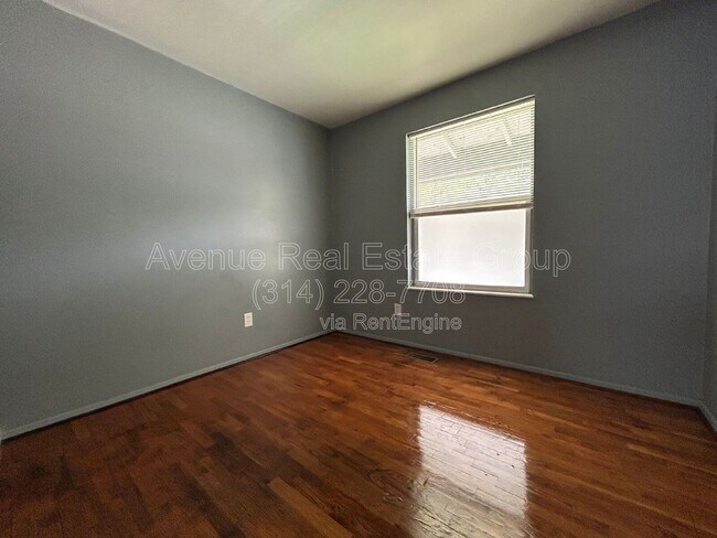 Building Photo - 10441 Prince Dr