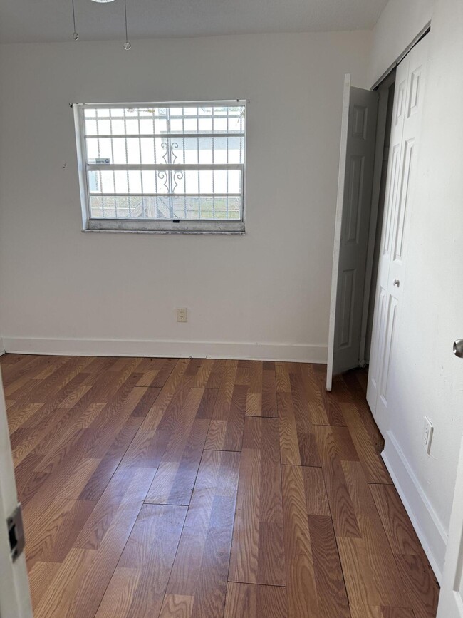 Building Photo - 78 NE 59th Terrace