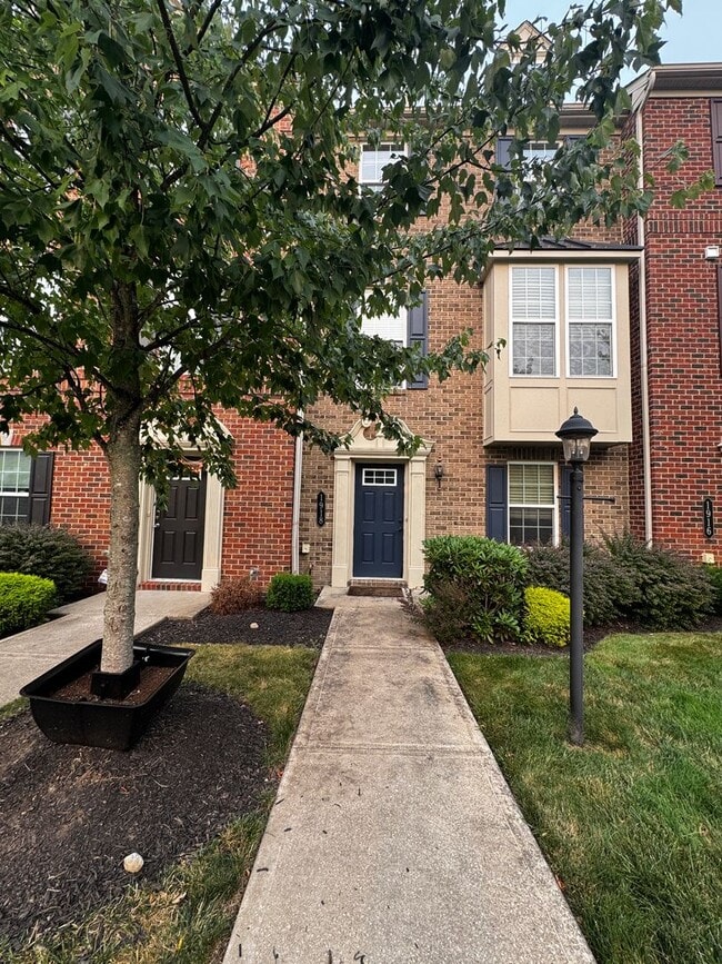 Building Photo - Beautiful Townhome located in Sewickley!