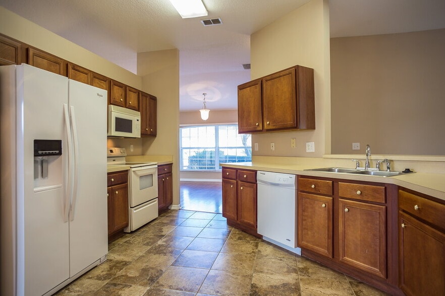 Building Photo - 232 Valley Edge Dr