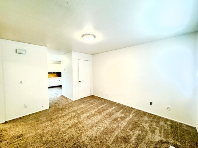 Building Photo - 173 S 900 W