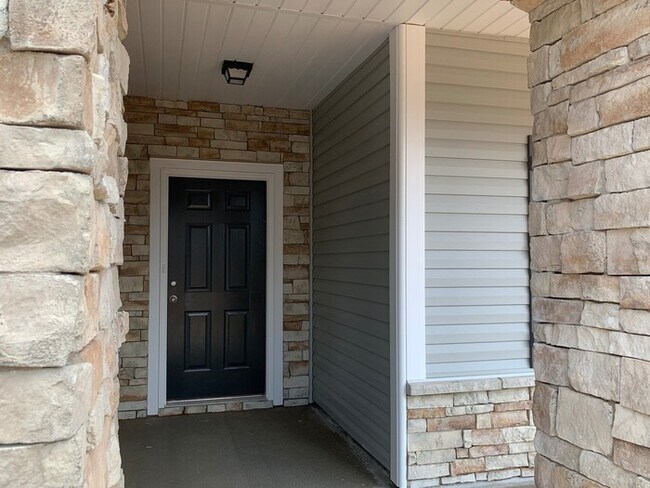 Building Photo - 5712 Oakgate Dr