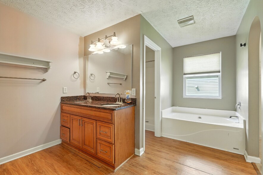 Building Photo - 108 Yukon Dr